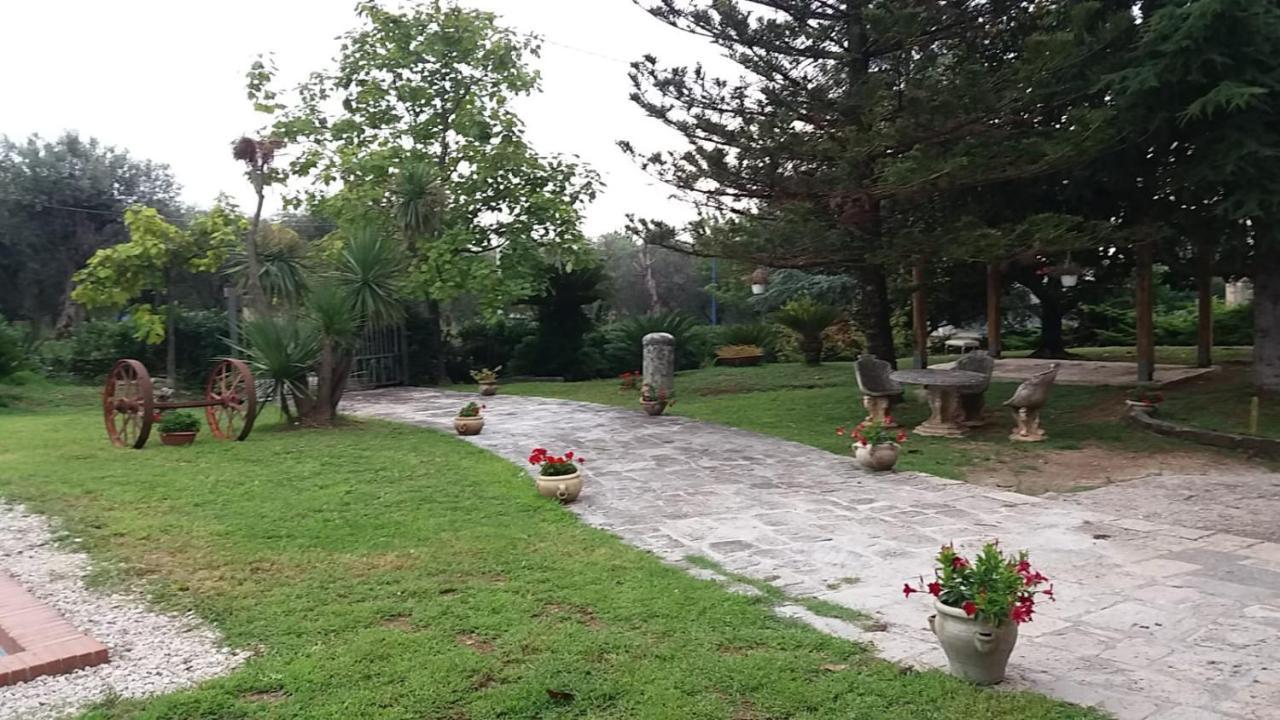 Bed and Breakfast Arcobaleno Campagna Esterno foto